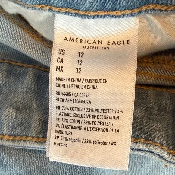 American Eagle The Dream Short Light Wash Distressed Denim Shorts. Jeans Size 12 - Picture 5 of 5
